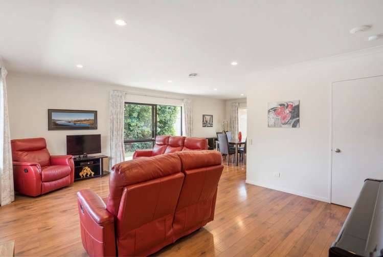 6 Old Park Place Takanini_7