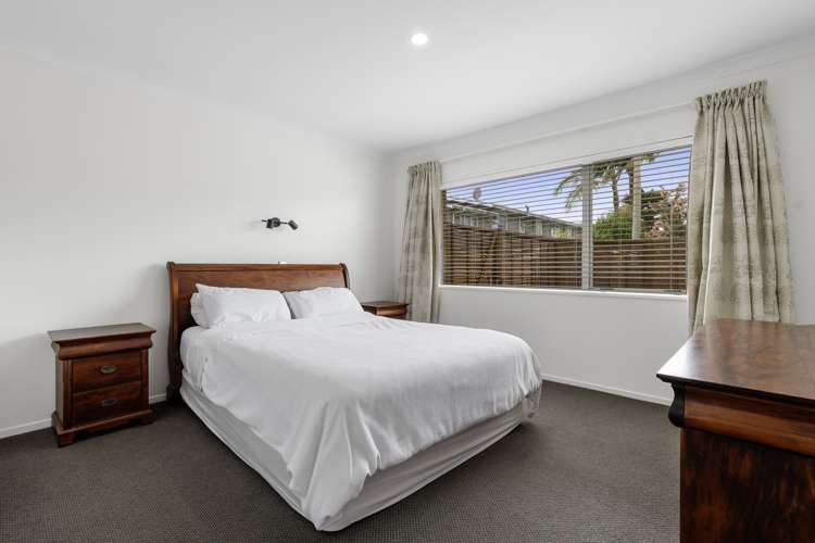 5b Highfield Crescent Brookfield_9