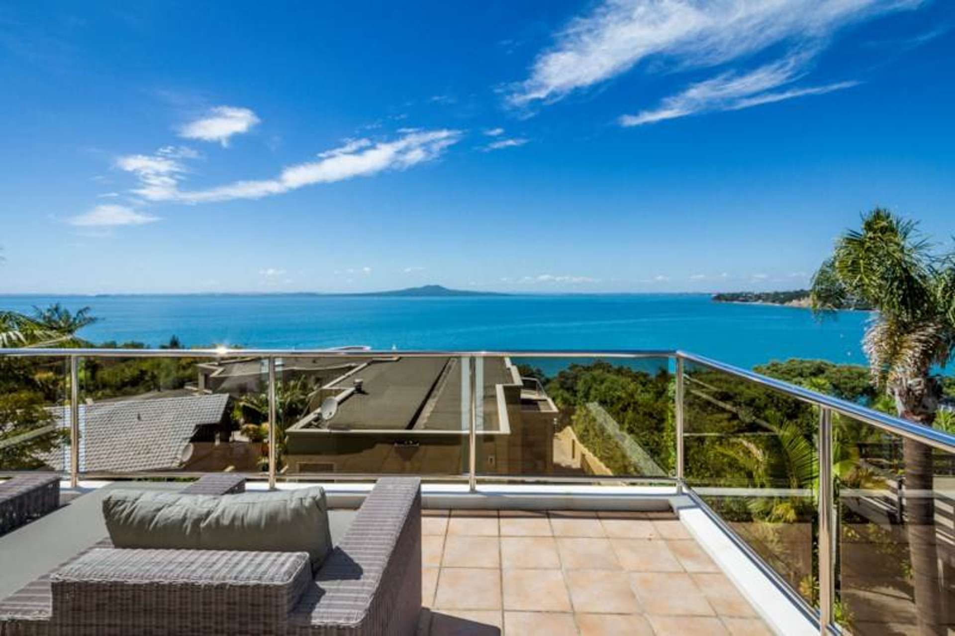 2/25 Churchill Road Murrays Bay_0