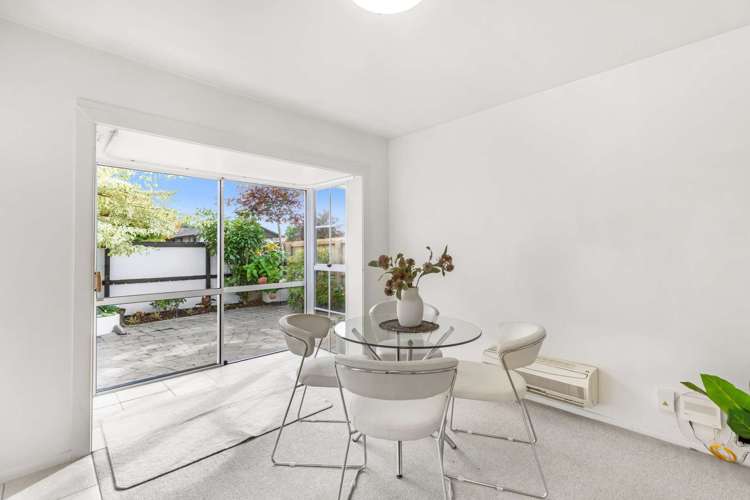 1/21 Greenock Street Redwood_5