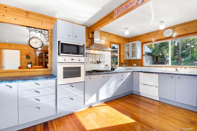 65 Whangaparaoa Road Red Beach_12