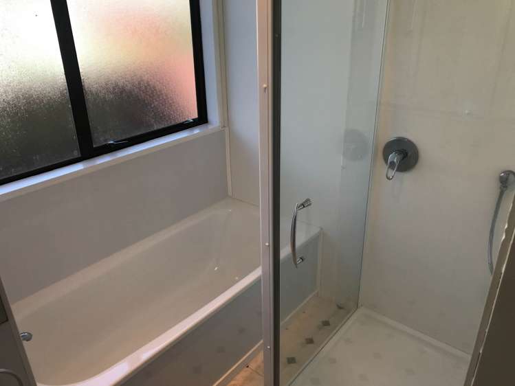 2/202 Waitemata Drive Ranui_10