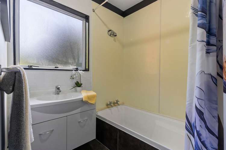 109 Tirimoana Road Te Atatu South_6