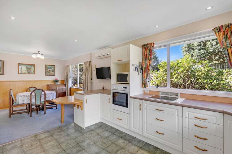 25 Larsen Crescent Tawa_7