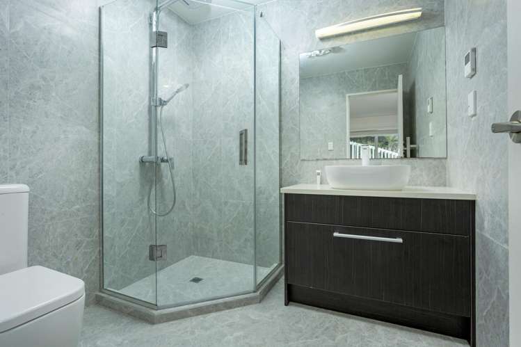 97A Sunrise Avenue Murrays Bay_19