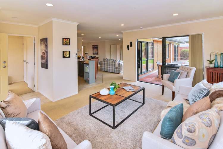 16 Greta Banks Place Wattle Downs_10