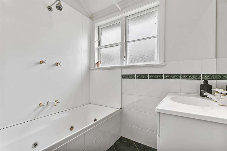 64 Mccullough Avenue Mount Roskill_8