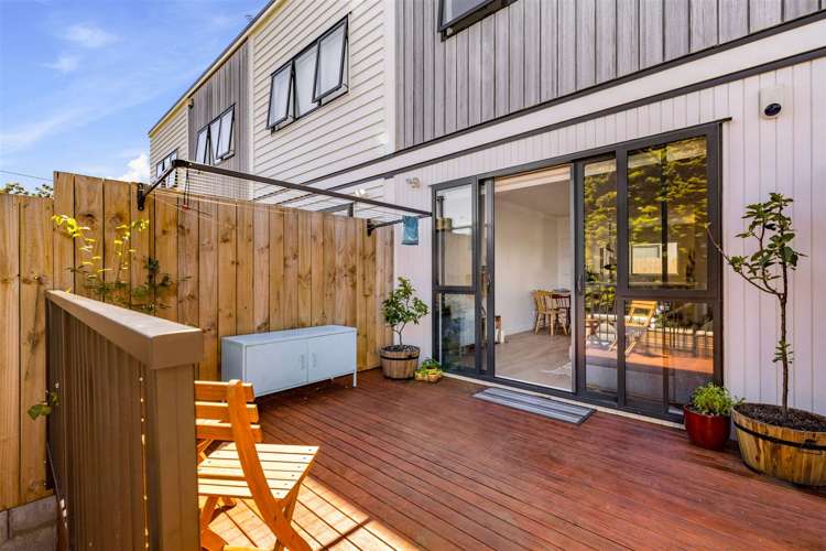 4/2 Brandon Road Glen Eden_9