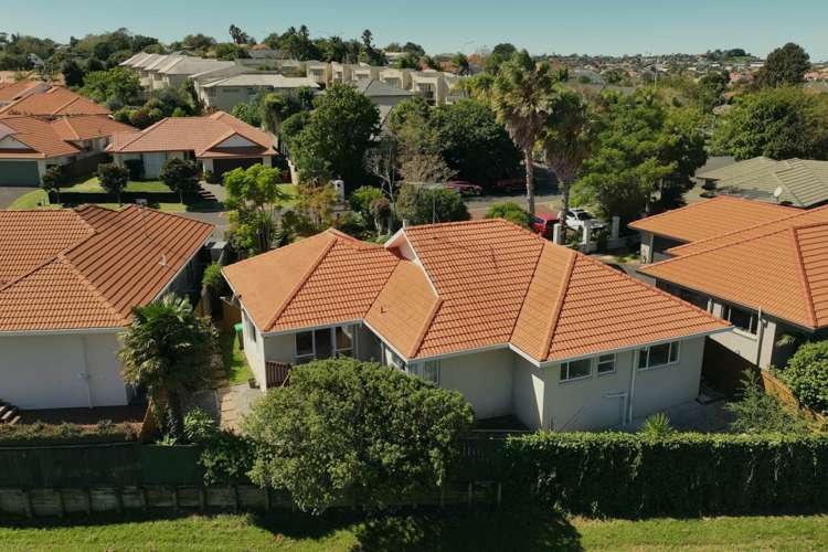 18 Gillett Place Botany Downs_19