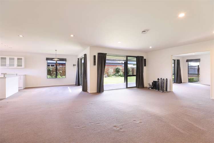 8 Parkdale Close Allenton_2
