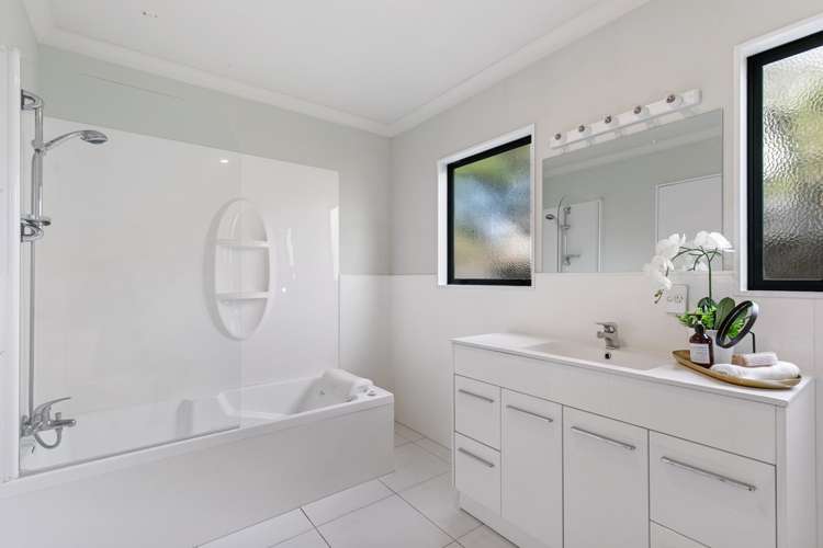 14 Toomer Place Beachlands_11