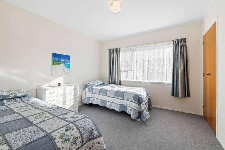 2/1017 Whangaparaoa Road Tindalls Beach_17