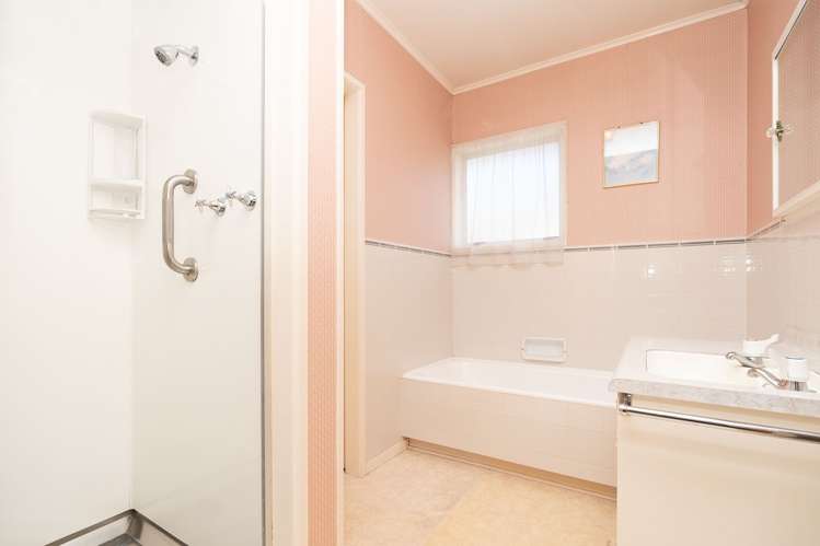 7 Magenta Place Dinsdale_13