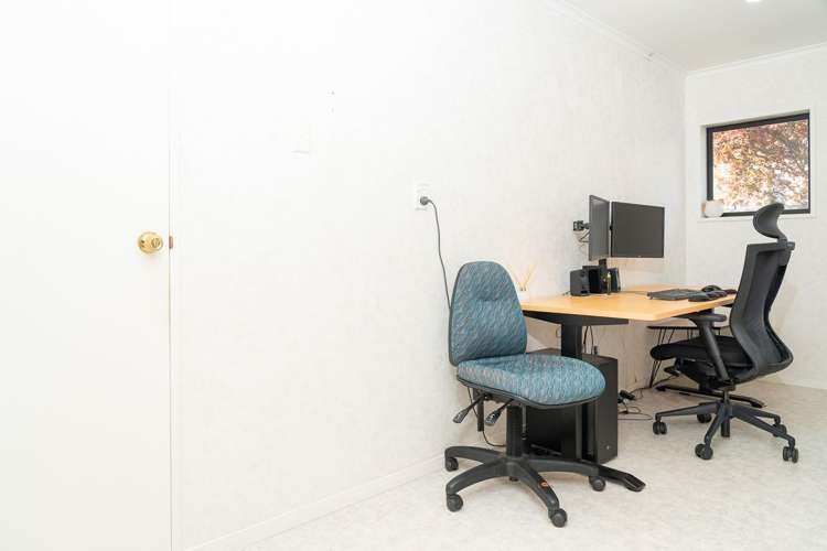 5 Silhouette Way Western Heights_13