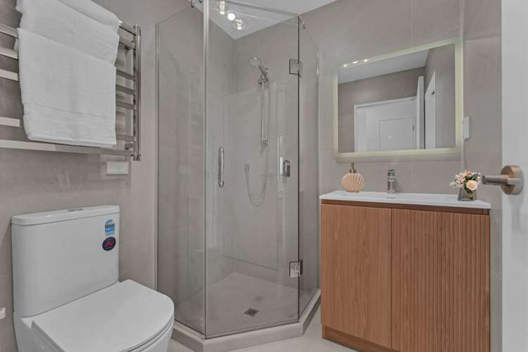 2 West Harbour Drive West Harbour_25