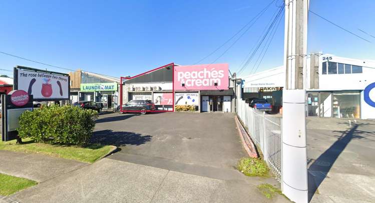 247 Archers Road_0