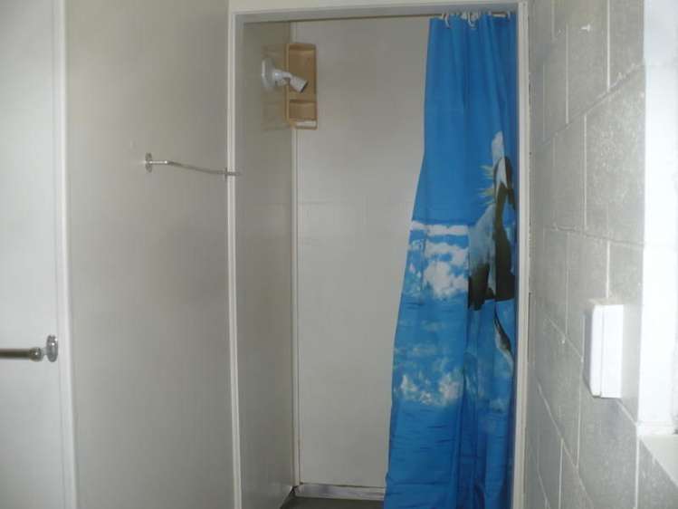 143 Royal Road Massey_10