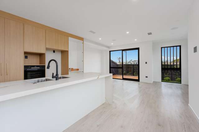 1/73 Te Taruna Drive Milldale_3