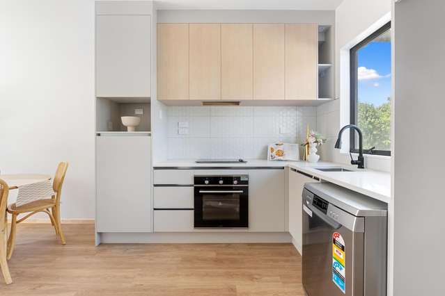 2/442 Old Te Atatu Road Te Atatu Peninsula_1