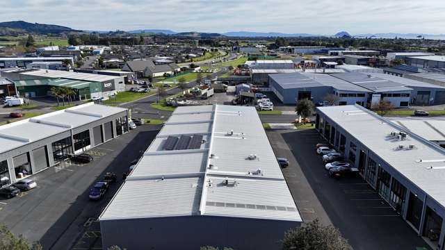 Papamoa commercial unit with versatile potential