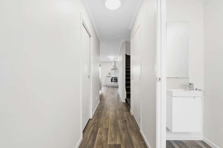 25 Chiefs Court Hamilton East_6