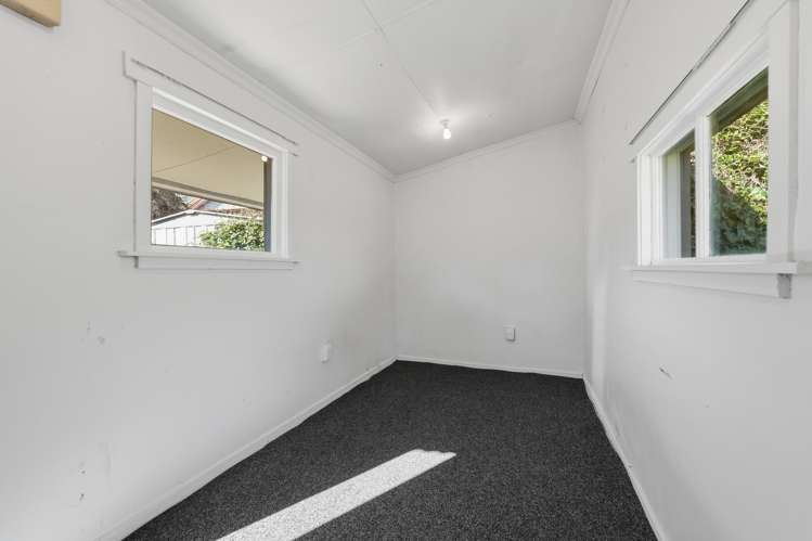 69 Barr Street Kenmure_21