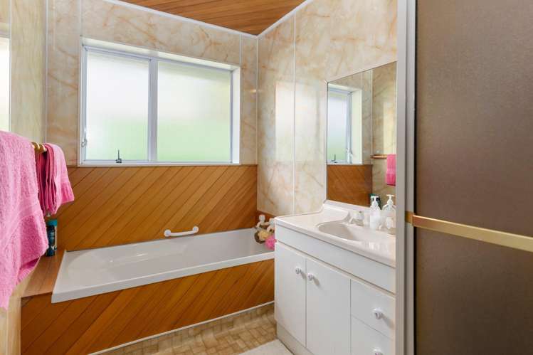 2/350 Stokes Valley Road Stokes Valley_13