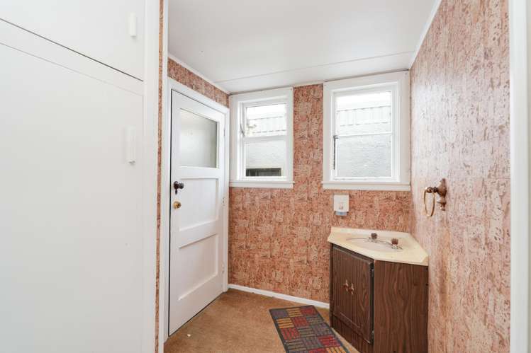 85 Cross Road Edendale_19