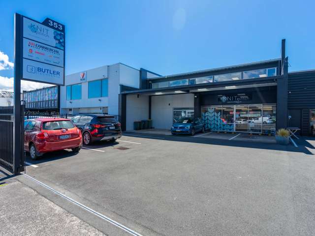 Versatile Kingsland Standalone