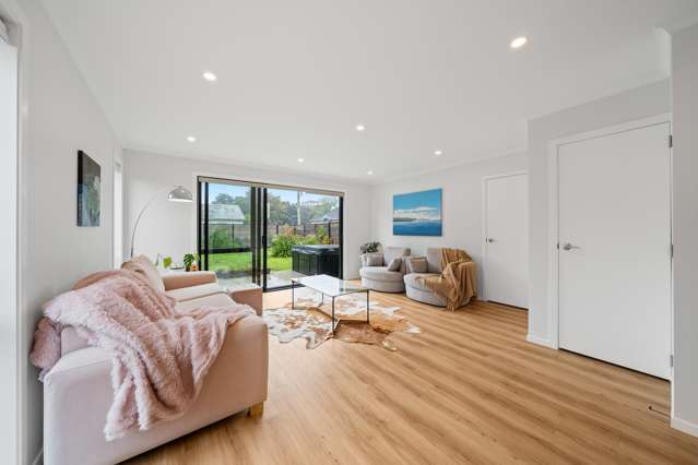 17 Reakes Crescent Wallaceville_4