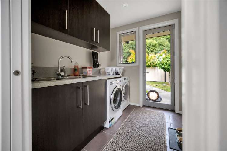 354 Bridge Valley Road Wakefield_15