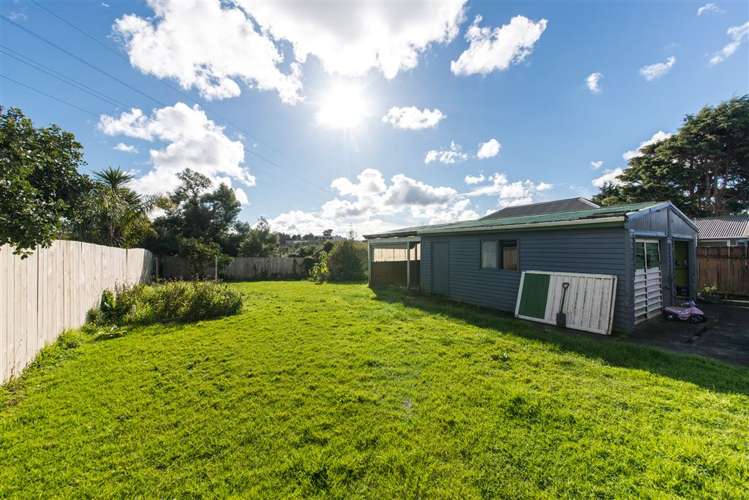 46 Cobham Crescent Kelston_16
