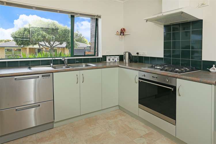 16 Basra Drive Henderson_8