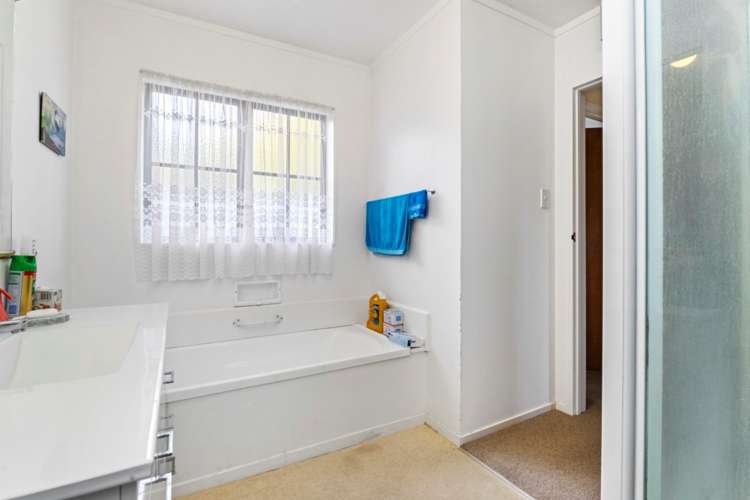 352 Cobham Drive Hillcrest_14