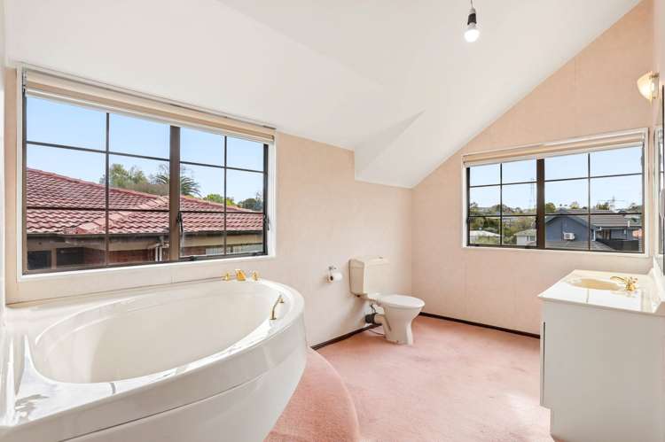 11 Wairata Place Te Atatu South_12