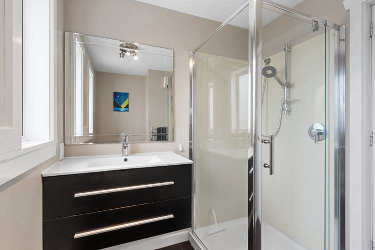 1/89 Aorangi Road Bryndwr_12