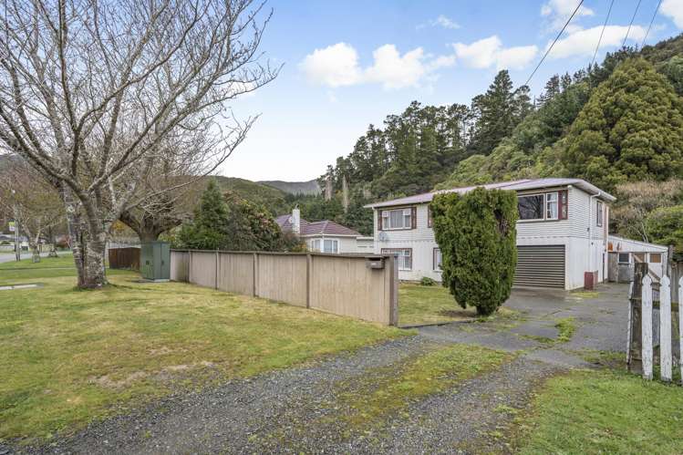 102 Hine Road Wainuiomata_27