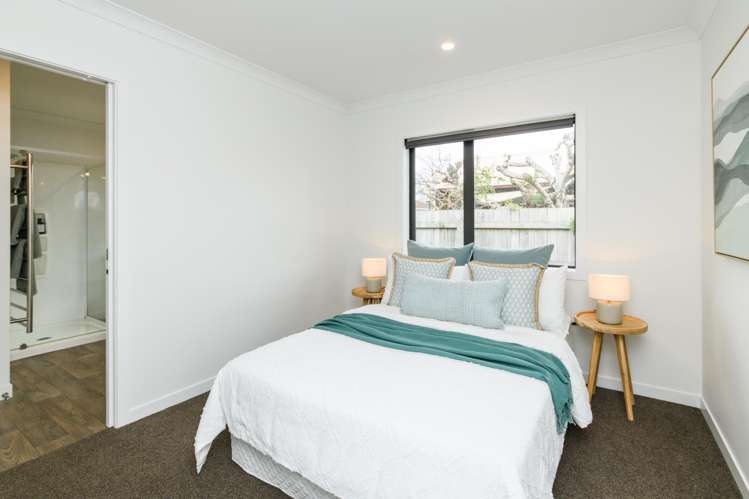 702 Pioneer Highway Takaro_11