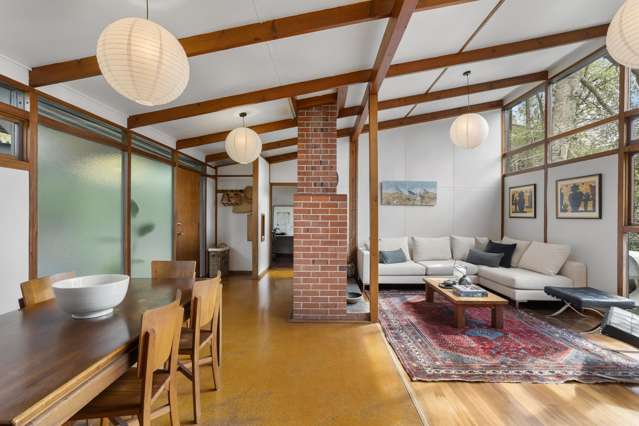 Architectural mid-century magic on 1,125sqm