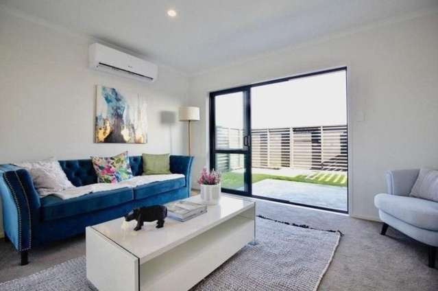 MODERN 3 BEDROOM UNIT IN THE HEART OF PAPAKURA