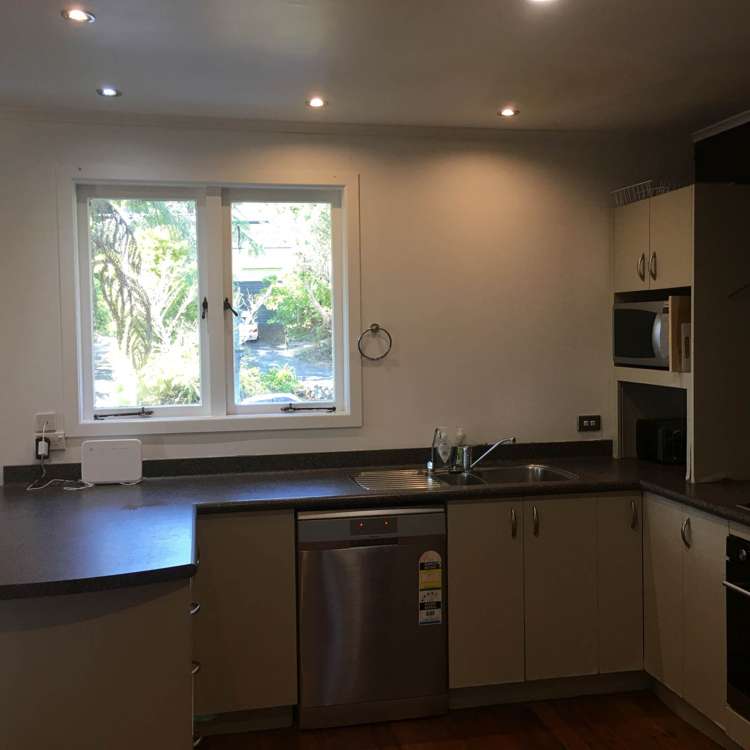 60 Woodfern Crescent Titirangi_2