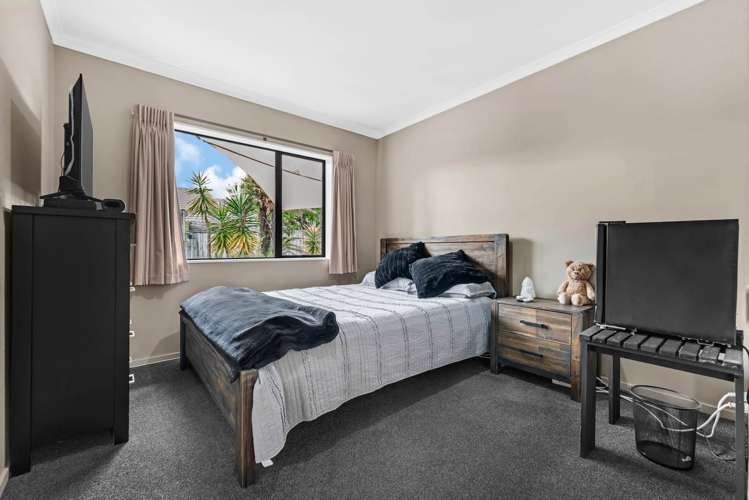 7 Holsten Place Massey_20