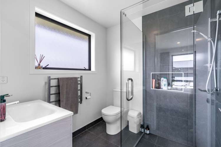 14 Ralph Moir Drive Te Anau_10