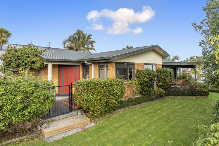 2 Astor Place Welcome Bay_21