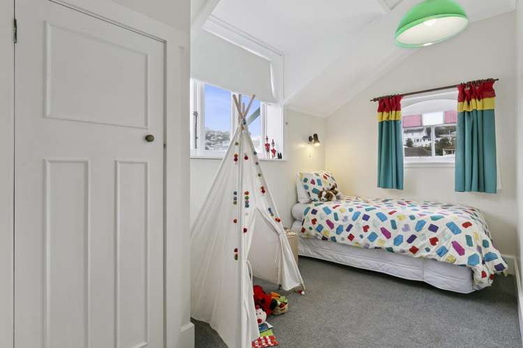 255 The Parade Island Bay_16