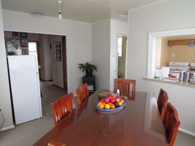 2 Duke Street Pahiatua_4