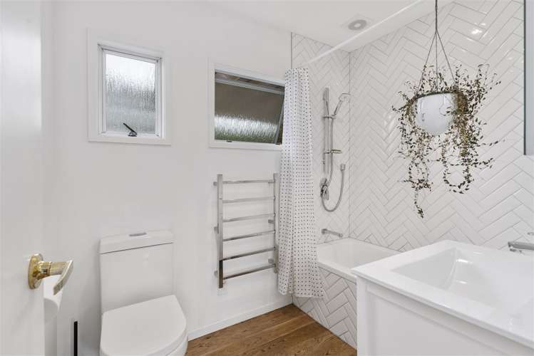 2/7 Hanlon Crescent Narrow Neck_14