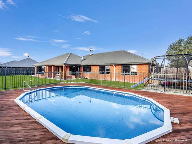 Family Living with Lifestyle Perks in Tinwald