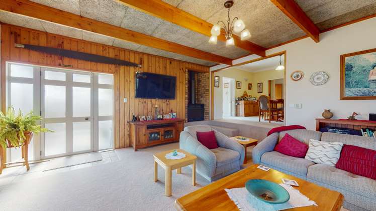 8 Heaven Road Waitakaruru_8