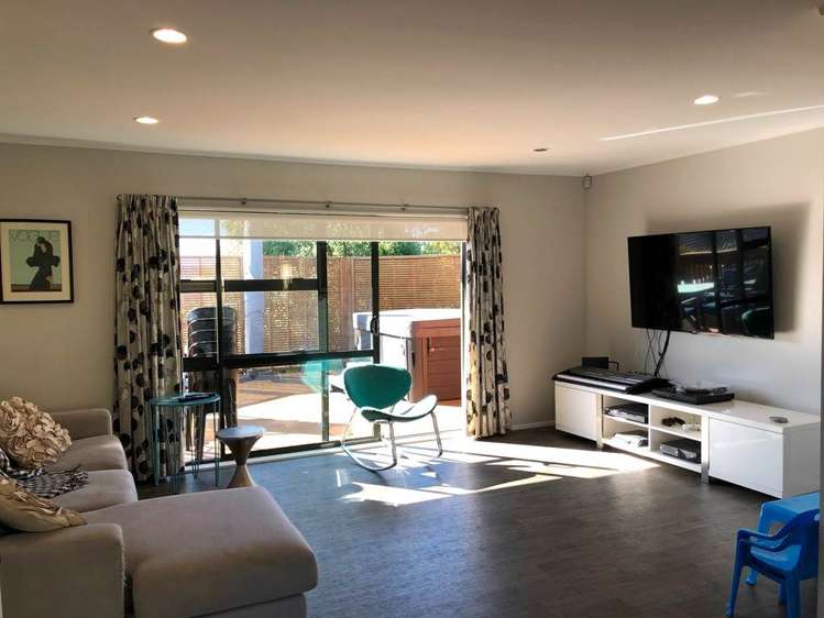 1/8 Lizzie Lane Clover Park_2